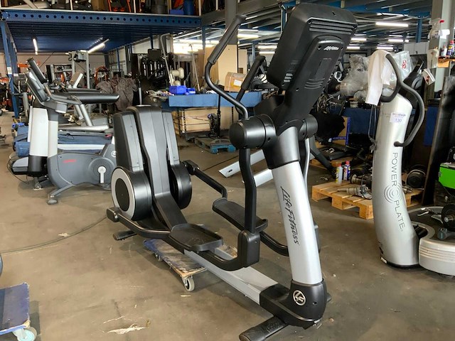 Life fitness 95x discover si elliptical crosstrainer - afbeelding 2 van  6