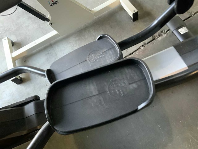 Life fitness 95x elliptical crosstrainer - afbeelding 2 van  5