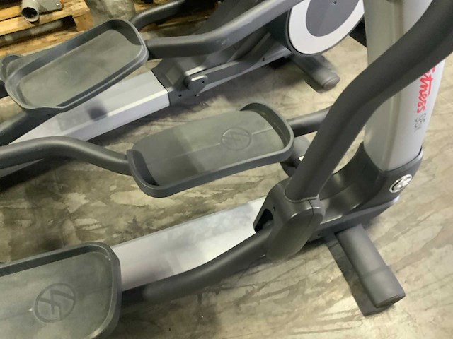 Life fitness 95x enagage elliptical crosstrainer - afbeelding 5 van  8