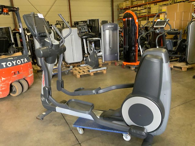 Life fitness 95x engage elliptical crosstrainer - afbeelding 1 van  5