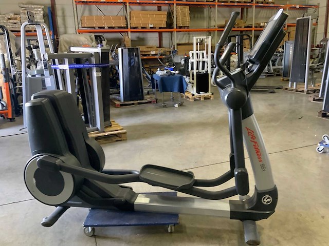 Life fitness 95x engage elliptical crosstrainer - afbeelding 4 van  5