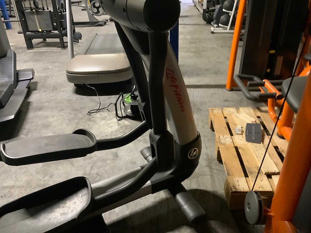 Life fitness 95x engage elliptical crosstrainer - afbeelding 4 van  7