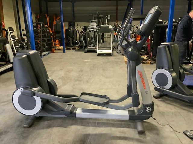 Life fitness 95x inspire elliptical crosstrainer - afbeelding 1 van  6
