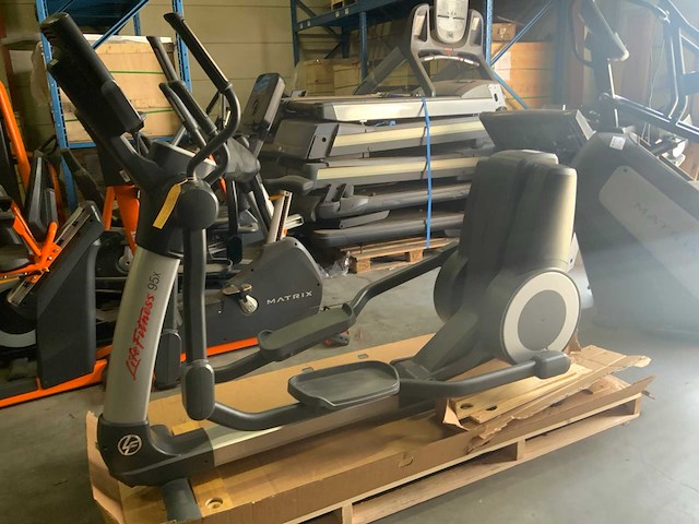 Life fitness 95x inspire elliptical crosstrainer - afbeelding 1 van  2