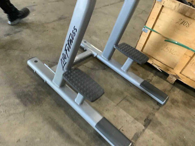 Life fitness bosu leg raise bench krachtstation - afbeelding 4 van  4