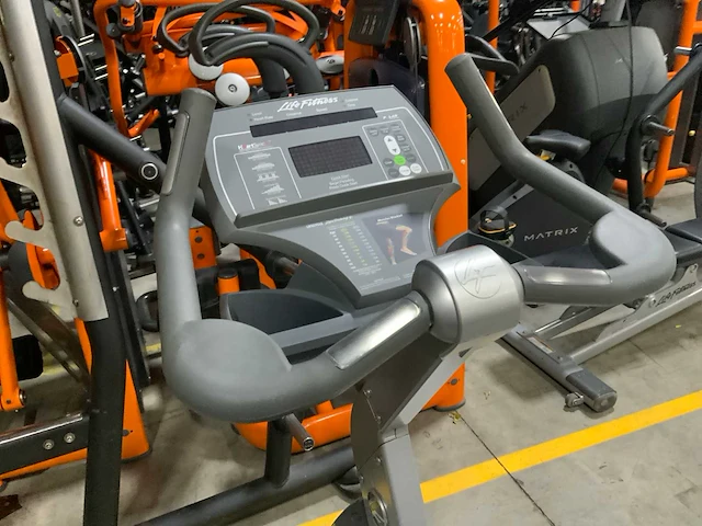 Life fitness club series silverline led uprightbike home trainer - afbeelding 3 van  4