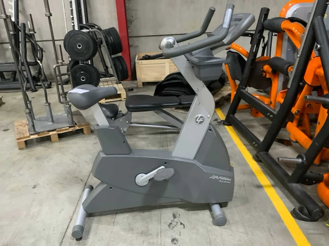 Life fitness club series silverline led uprightbike home trainer - afbeelding 4 van  4