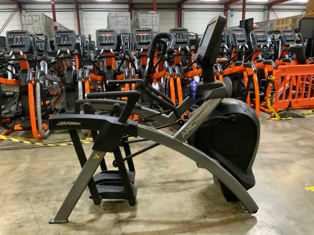 Life fitness discover se3 hd arc trainer crosstrainer - afbeelding 1 van  5