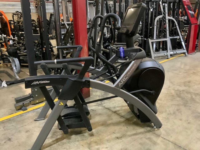Life fitness discover se3 hd arc trainer crosstrainer - afbeelding 1 van  5