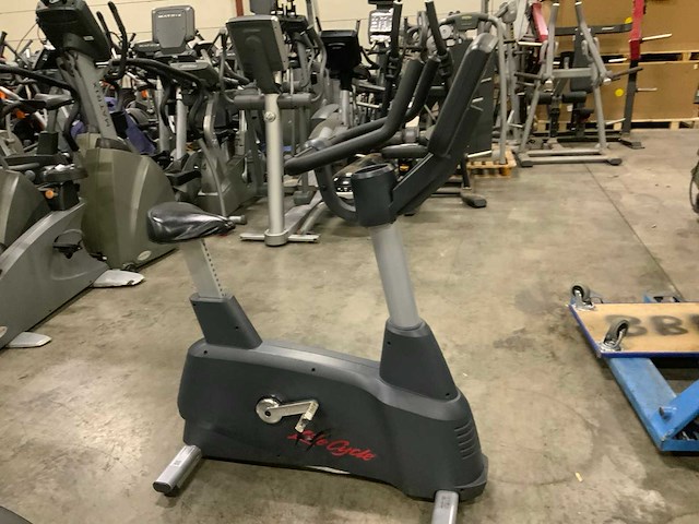Life fitness lifecycle uprightbike home trainer - afbeelding 3 van  3
