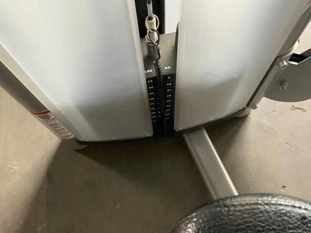 Life fitness optima biceps machine krachtstation - afbeelding 3 van  5