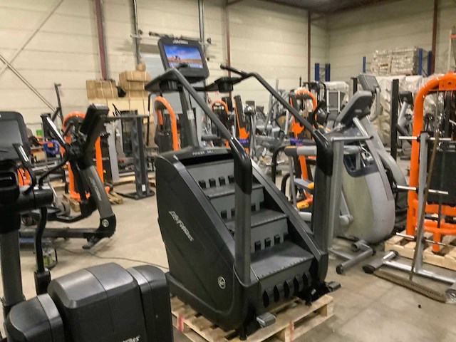 Life fitness powermill discover se2 stepper - afbeelding 1 van  5