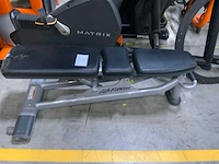 Life fitness signature adjustable bench krachtstation