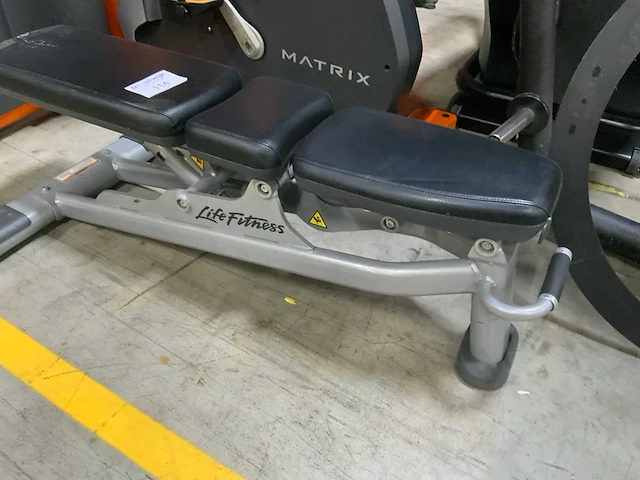 Life fitness signature adjustable bench krachtstation - afbeelding 3 van  4