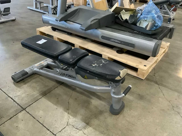 Life fitness signature adjustable bench krachtstation - afbeelding 2 van  3