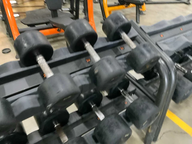 Lifemaxx dumbbell 14;16;18;28;32;34kg set met rek krachtstation - afbeelding 3 van  6