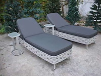 Ligbeddenset - 2 x 1 persoons ligbed met 2 bijzettafels - afbeelding 1 van  5