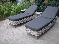 Ligbeddenset - 2 x 1 persoons ligbed met 2 bijzettafels - afbeelding 2 van  5