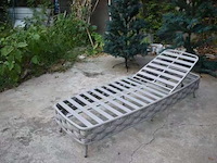 Ligbeddenset - 2 x 1 persoons ligbed met 2 bijzettafels - afbeelding 3 van  5