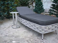 Ligbeddenset - 2 x 1 persoons ligbed met 2 bijzettafels - afbeelding 4 van  5