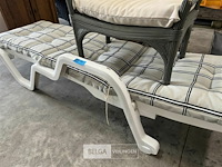 Ligzetel met kussen + tafeltje - afbeelding 3 van  5