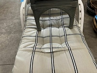 Ligzetel met kussen + tafeltje - afbeelding 4 van  5