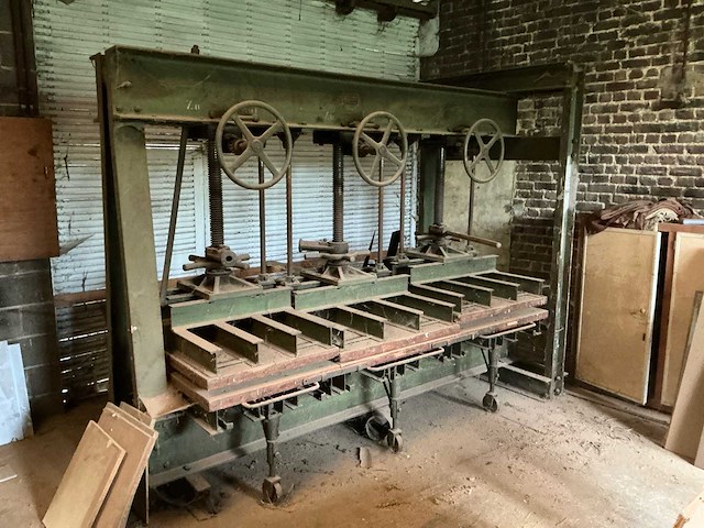 Lijmpers machine - afbeelding 1 van  1