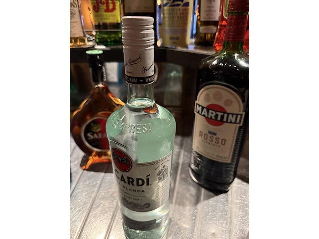 Likeuren, aperitief, siropen - afbeelding 2 van  12