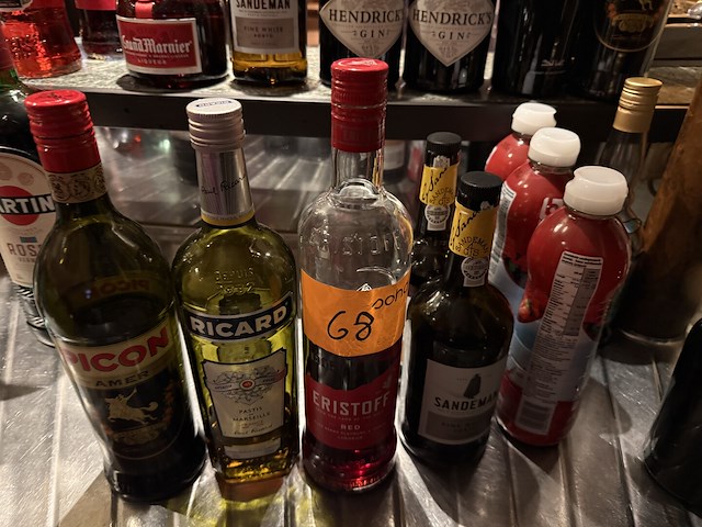 Likeuren, aperitief, siropen - afbeelding 3 van  12