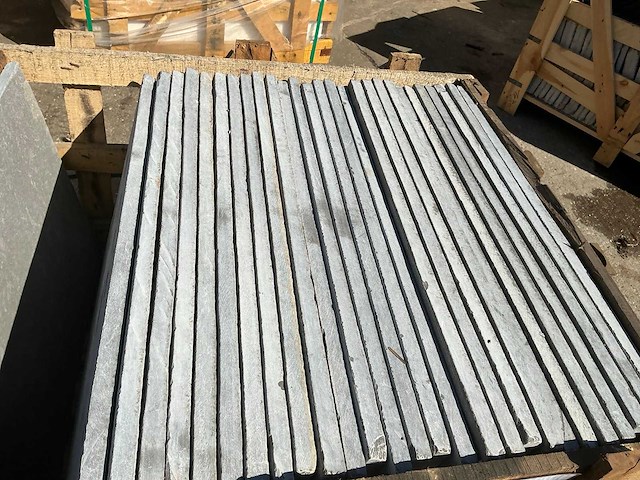 Lime ash 13,5 m2 natuurstenen tegels - afbeelding 3 van  4
