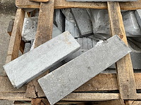 Lime ash natural and tumbled natuursteen tuintegels ca. 16m2 - afbeelding 1 van  3