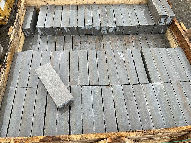 Lime ash natuursteen tuintegel ca. 10m2 - afbeelding 2 van  4