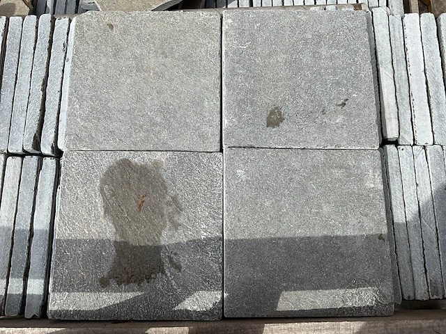 Lime ash natuursteen tuintegels ca. 36m2 - afbeelding 1 van  4