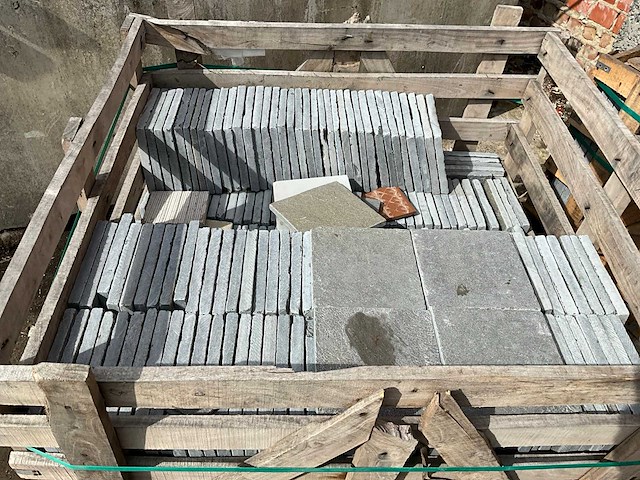 Lime ash natuursteen tuintegels ca. 36m2 - afbeelding 3 van  4