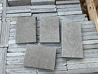 Lime ash natuursteen tuintegels ca. 8m2 - afbeelding 1 van  3