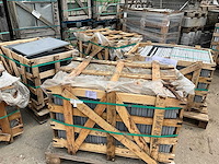 Lime black honed beveled natuursteen tuintegel ca. 53,28m2 - afbeelding 2 van  3