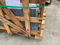 Lime black natuursteen tuintegels - afbeelding 6 van  6
