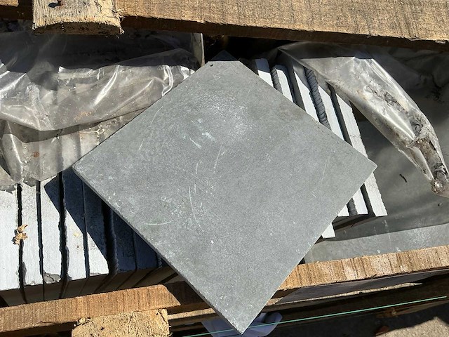 Lime grey honed 32 m2 natuurstenen tegels - afbeelding 3 van  3