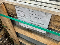 Lime grey honed&brushed natuursteen tuintegels ca. 19m2 - afbeelding 4 van  4
