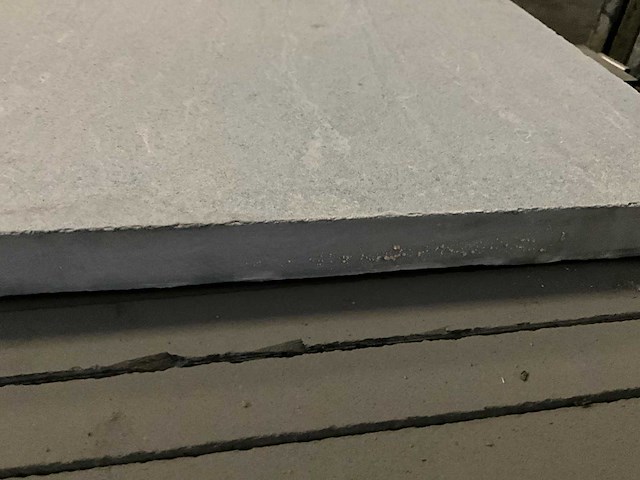 Lime h gezandstraald partij natuursteen tegels (44x) - afbeelding 2 van  3