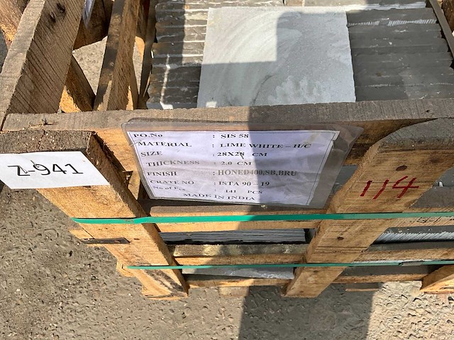 Lime white honed &brushed natuursteen tuintegels ca. 7m2 - afbeelding 4 van  4