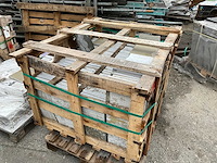 Lime yellow honed natuursteen tuintegel ca. 69m2 - afbeelding 2 van  4