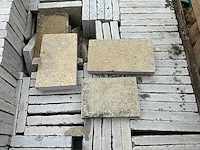 Lime yellow natuursteen tuintegels ca. 12,60m2 - afbeelding 1 van  4