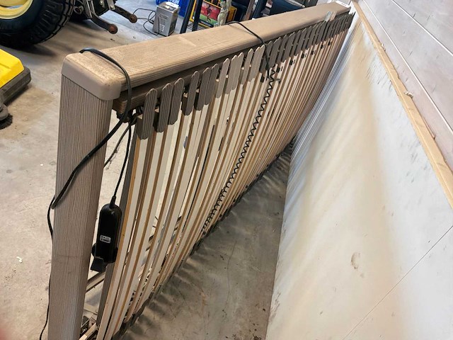 Linak elektrische lattenbodem - afbeelding 4 van  6