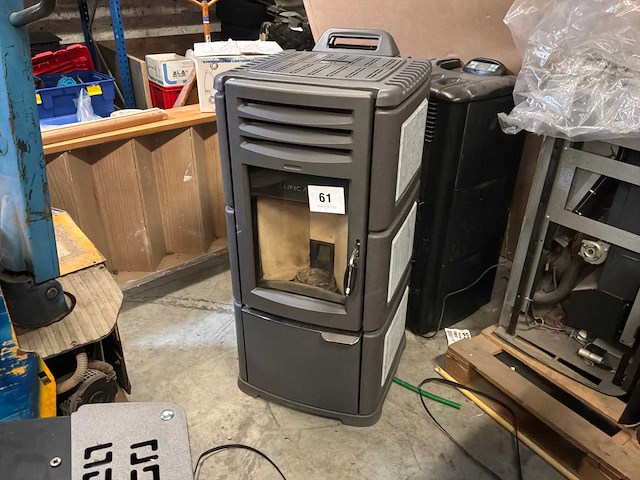 Lincar pelletkachel - afbeelding 1 van  5