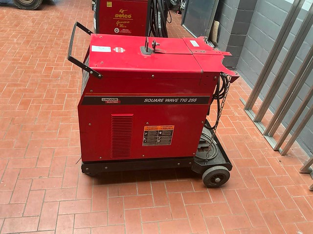Lincoln electric square wave tig 255 tig-lasmachine - afbeelding 5 van  10
