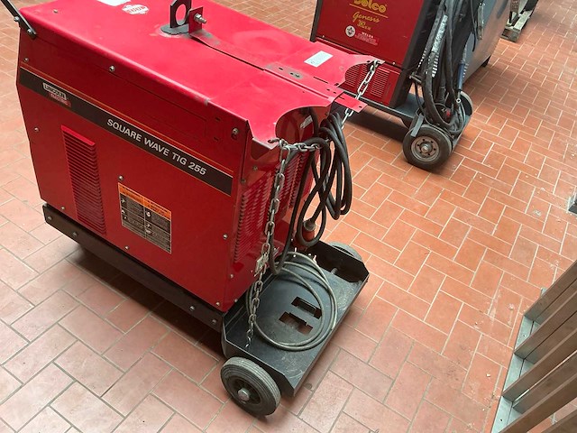 Lincoln electric square wave tig 255 tig-lasmachine - afbeelding 6 van  10