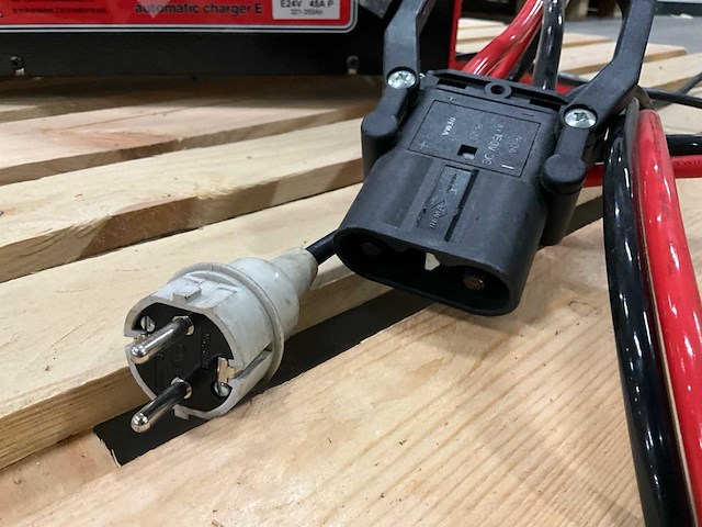 Linde e24/45p acculader - afbeelding 4 van  5