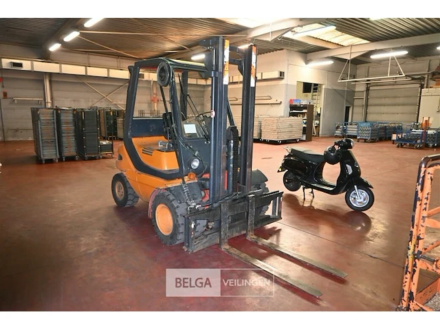 Linde heftruck - afbeelding 1 van  15