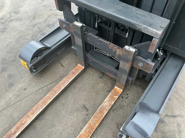 Linde reach truck - afbeelding 18 van  57